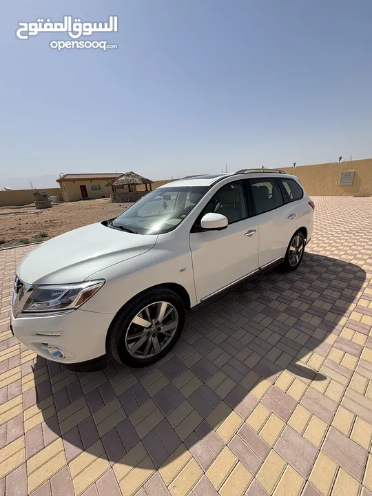 2014 Nissan Pathfinder SL - Full Option - Low KM - Four Wheel Drive - GCC