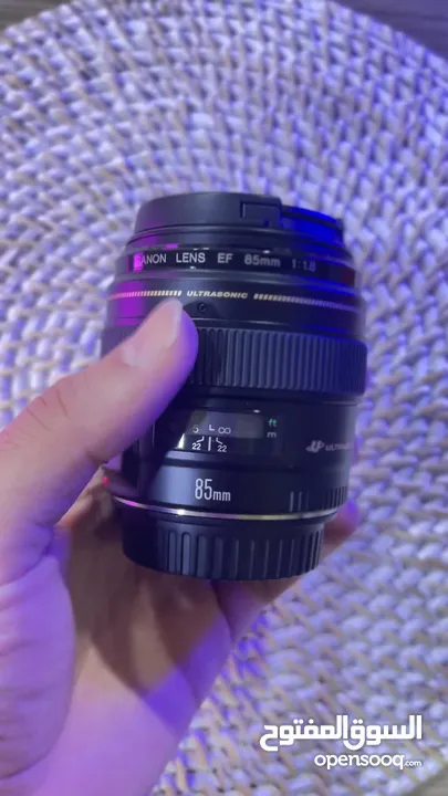 عدسة 85mm كانون فتحه 1.8