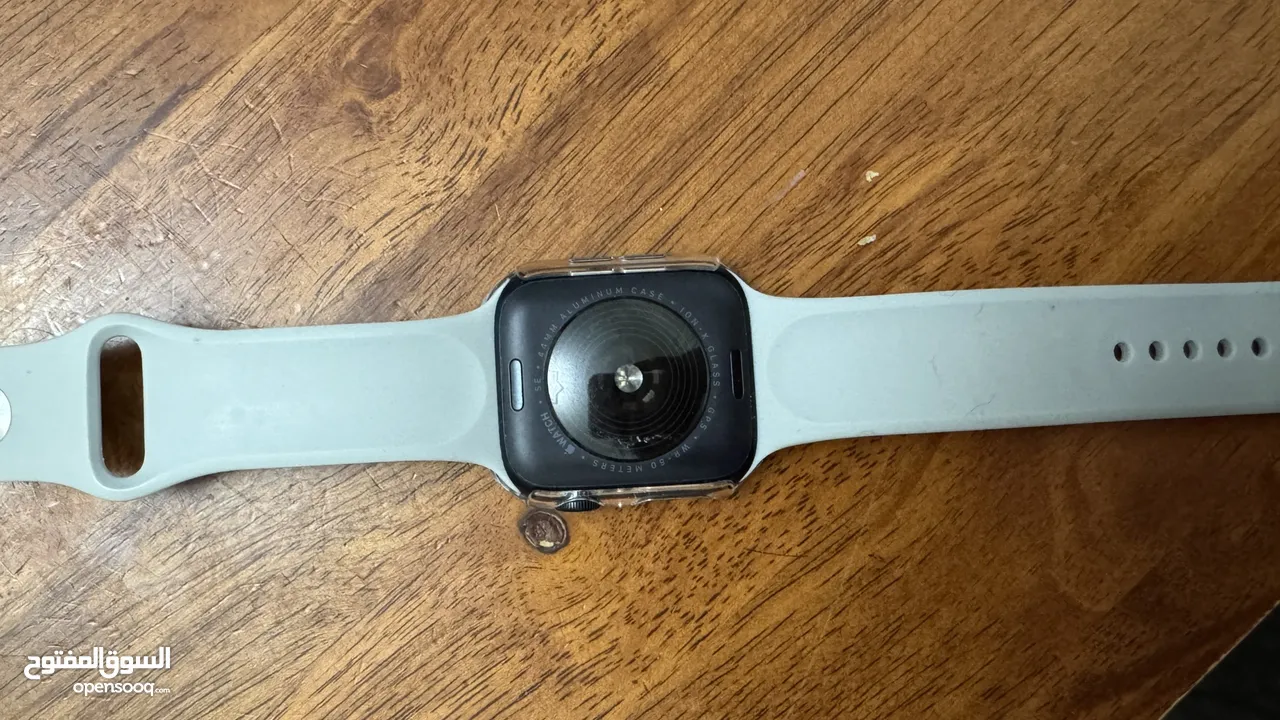 ابل واتش se 2 , 44mm للبيع ب سعر مميز