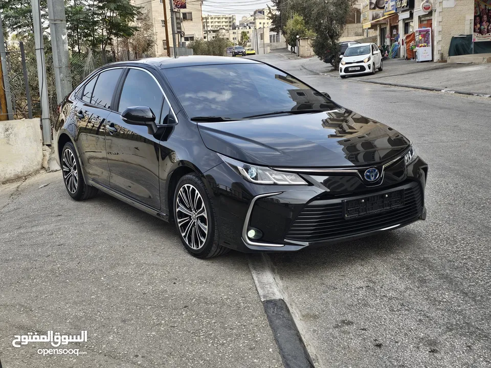 تويوتا كورولا هايبريد اكثر سياره مبيعا في العالم