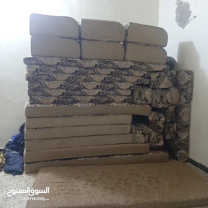 جلسه عربيه لصالون او غرفه ضيوف خمسه بأربعه لون بني ملوكي
