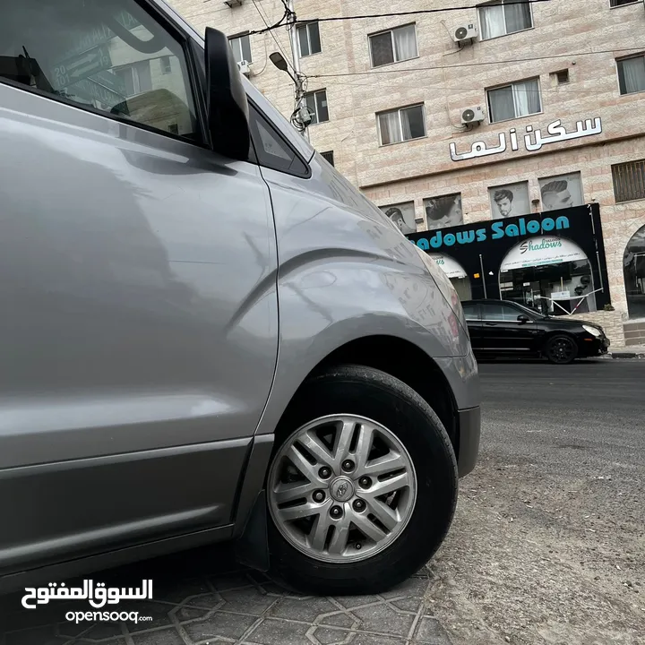 باص هونداي h1 - 2017 لون سيلفر