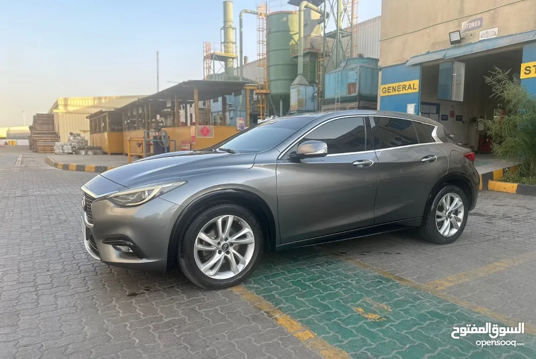 Infiniti Q30 2017 GCC full option