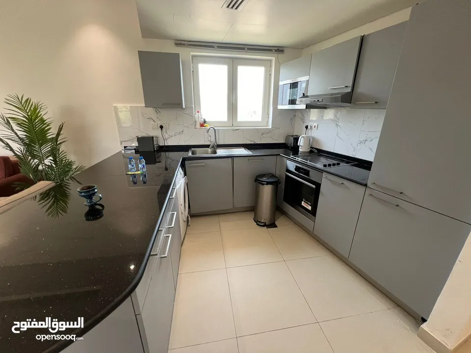 Luxe 2-Bed Apartment in Jebel Sifah  شقة غرفتين للبيع في جبل سيفة