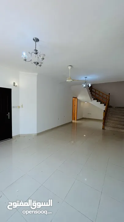 Spacious and Beautiful Villa for Rent In Qurum - فيلا جميلة و واسعة للايجار في القرم