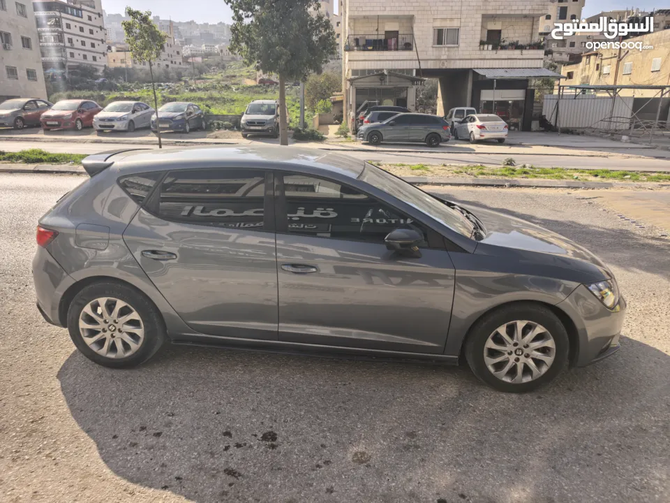 سيات ليون اوتوماتيك