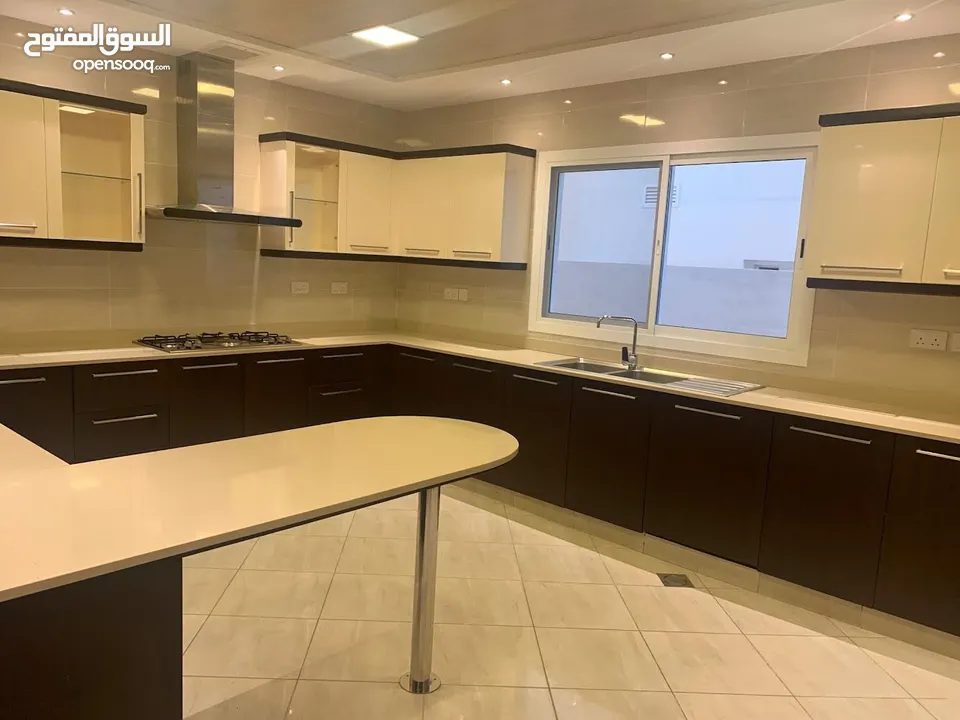Top luxury 4BHK villa for rent in Madinat Al Ilam