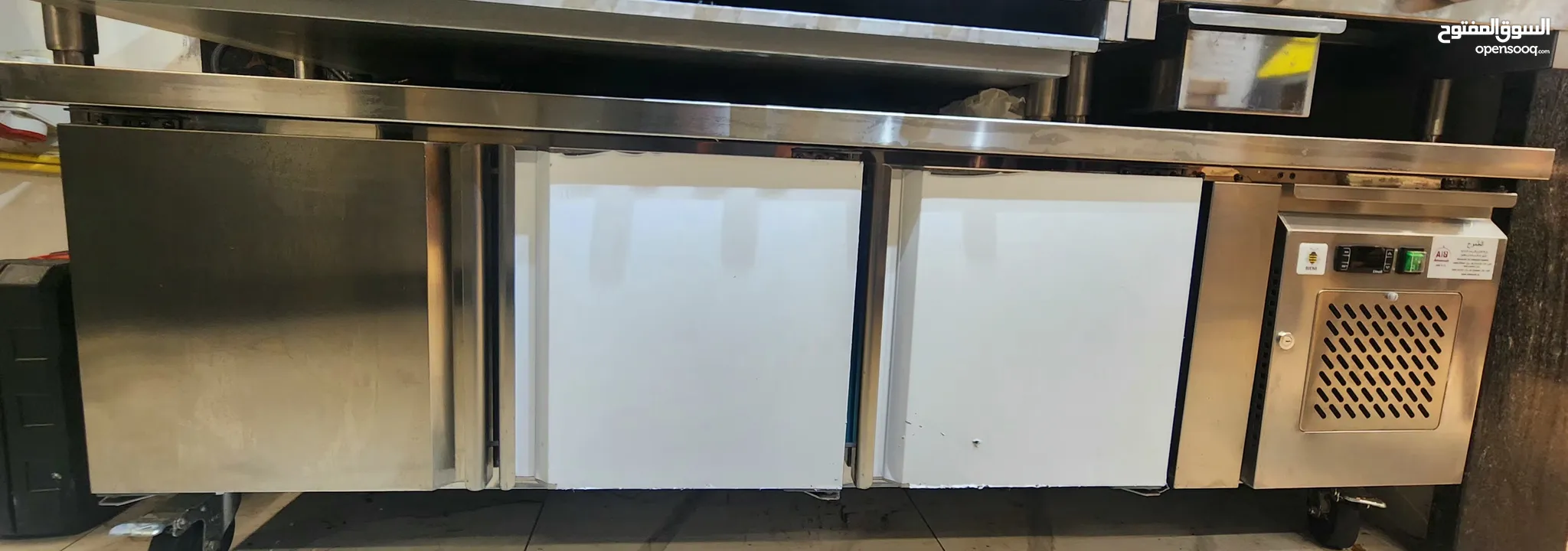 معدات مطعم برجر شبه جديد