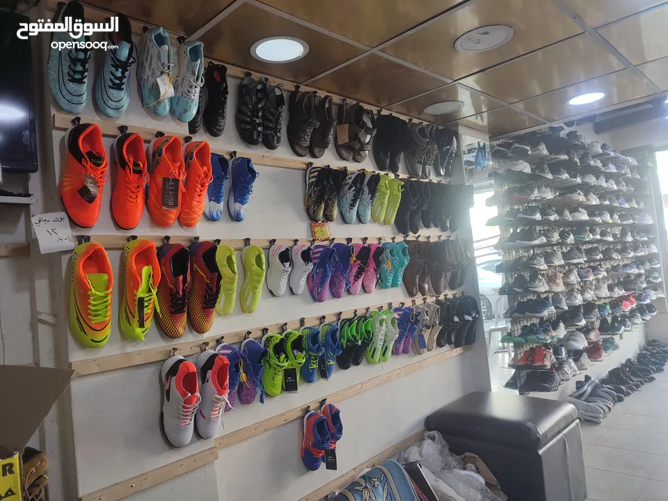 شروة احذيه ممتازه للبيع + ديكور محل