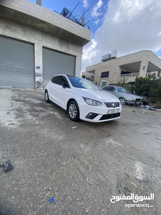 سيات ابيزة للبيع