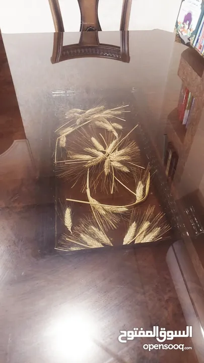 طاولة سفرة مستعمله بحالة ممتازة