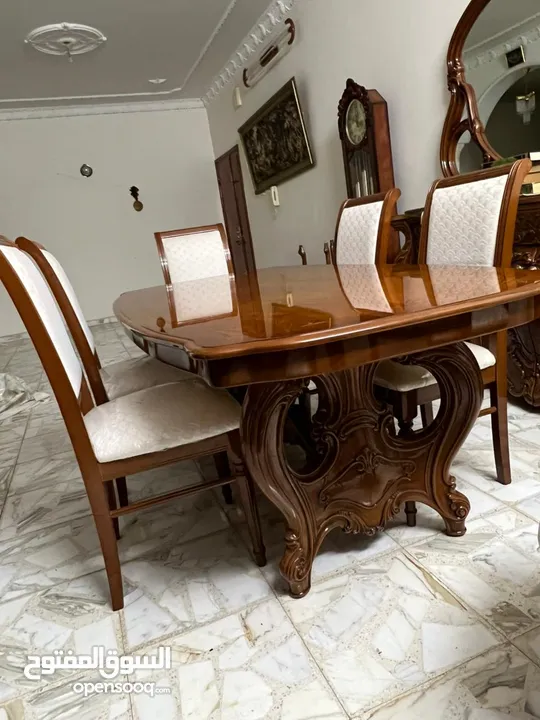طاولة سفرة فخمة للبيع بسعر مغري