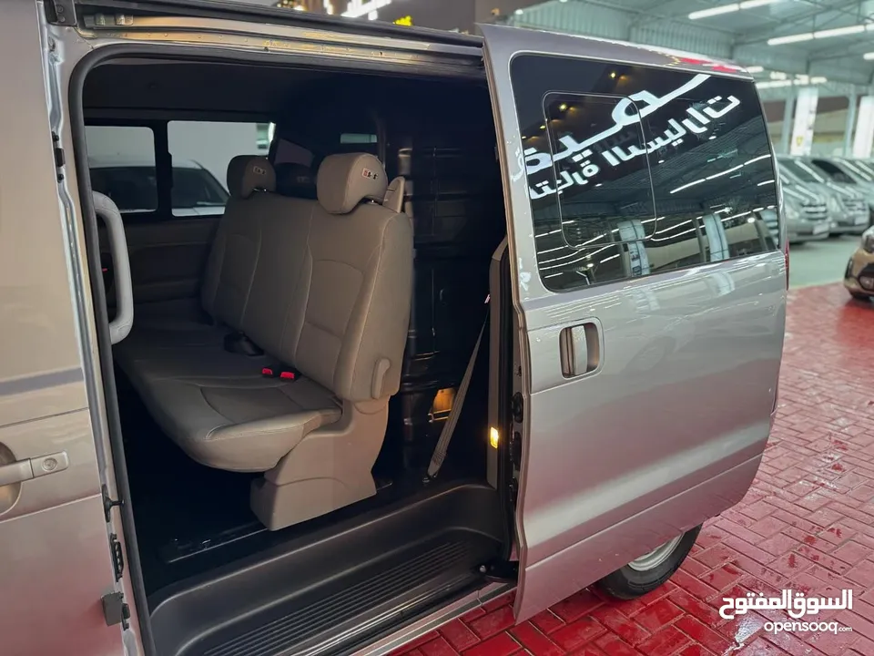 GRAND STAREX  2019  Korean specs  134.675 km