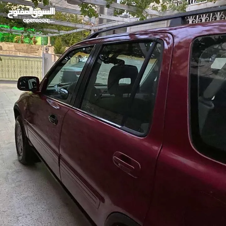 سيارة هوندا CR-V 2001
