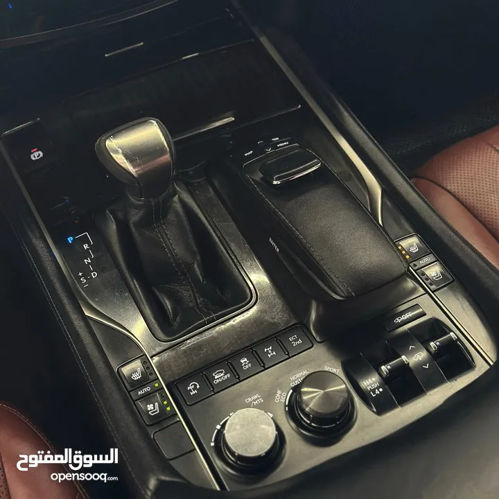 Lexus LX570 2019