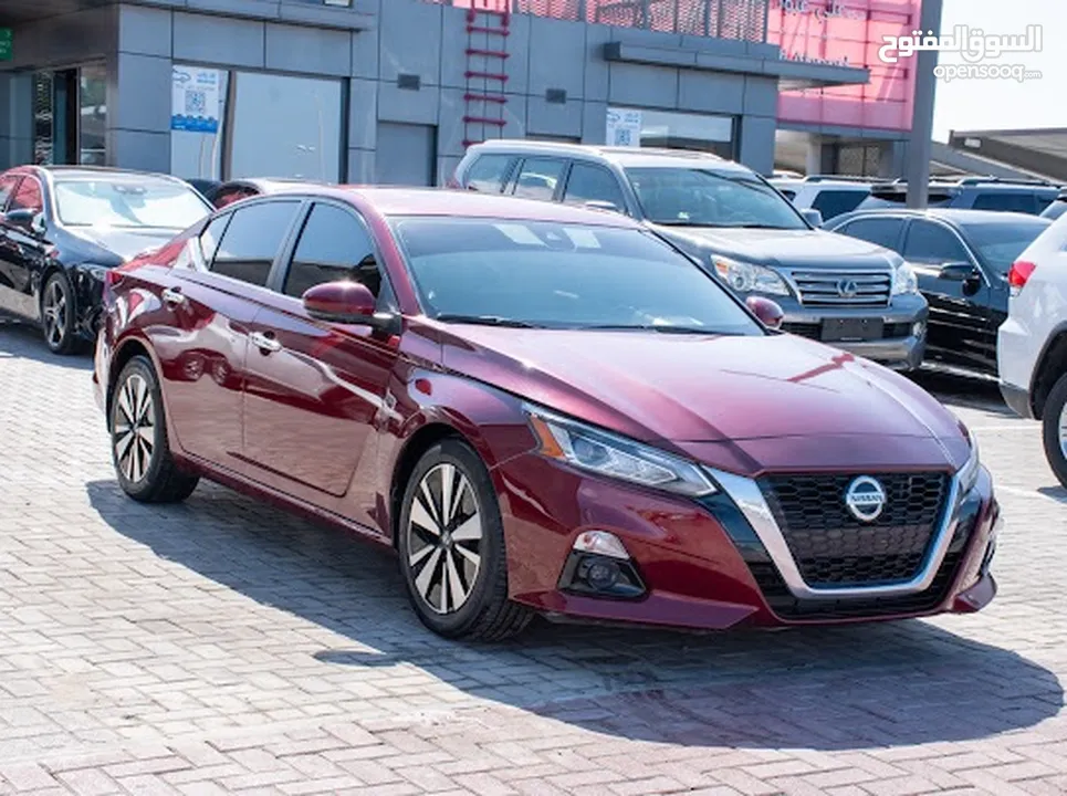 Nissan Altima 2019 very clean