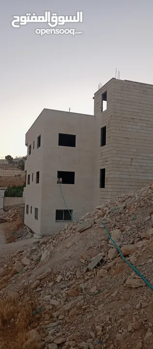 عمارة للبيع في الشواورة 3 طبقات  بسعر شقة  في اجمل موقع في الشواورة