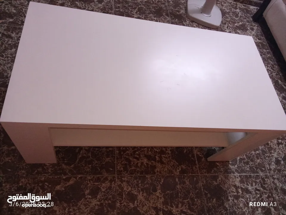 طاولة وسط لون ابيض  طاولة شاشة لون ابيض