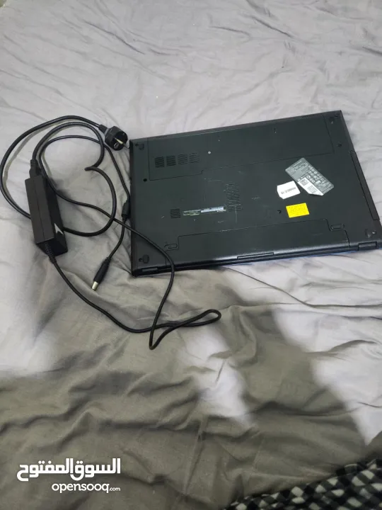 لاب توب dell مع شاحن نينتندو سويتش مع كينترولار