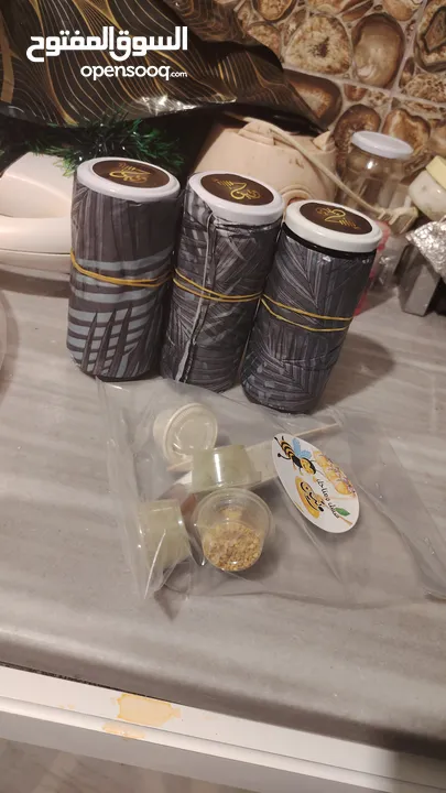 عسل طبيعي 100%والله خير شاهد هو شفاء للناس