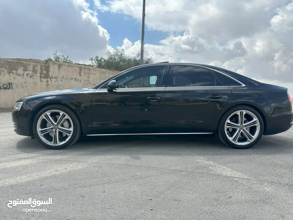 AUDI A8 4200CC  وارد وصيانة الوكالة