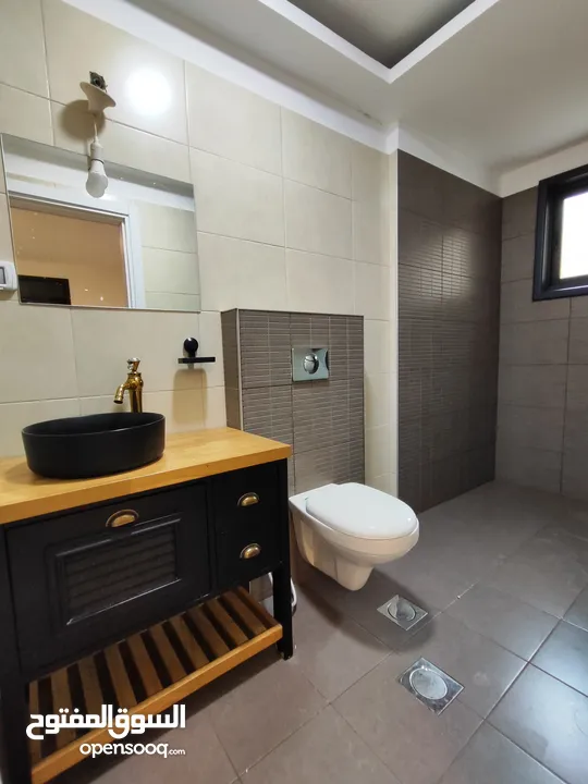 New unfurnished apartment for rent in Ramallah, Al-Tira