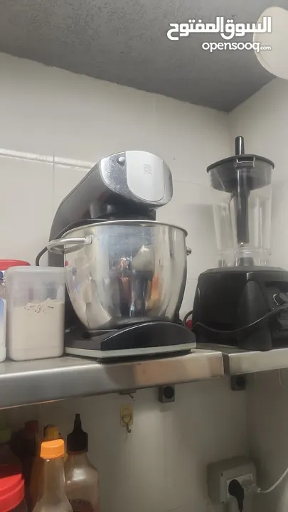 معدات مطعم برجر شبه جديد