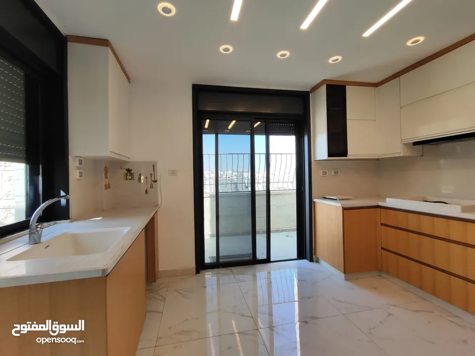 روف غير مفروش للإيجار – أول رافات  قرب سنقرط وصالات الهاشم سابقًا