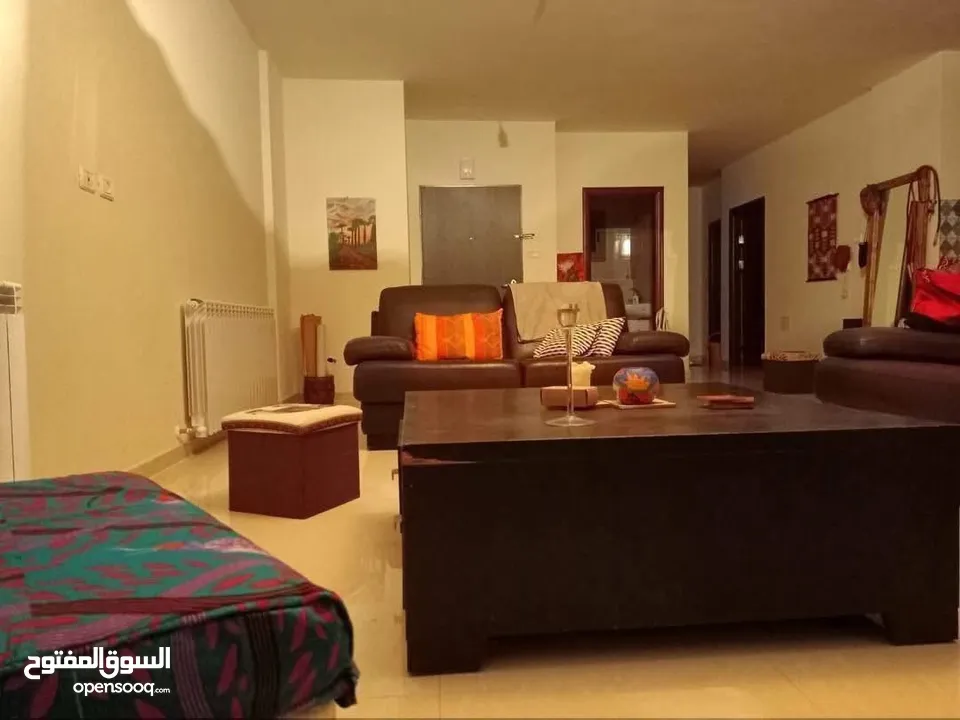 شقه مفروشه للايجار قرب  شا ع ركب ورام الله التحتا وسط رام الله