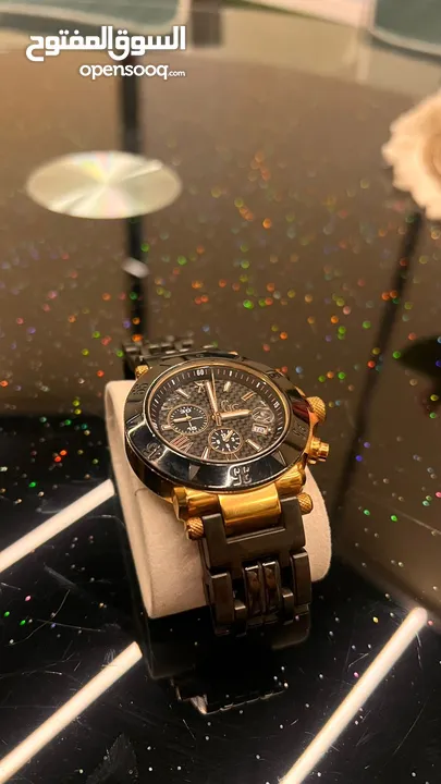 ساعه guess اصليه بحالة الجديد