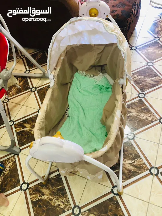 مرجيحة chicco شغالة بحاجة لغطاء البكريه نطنيطة شغاله بحالة ممتازة نوعة فيشر برايز اوروبي سرير هزاز
