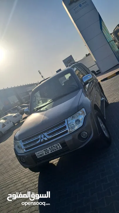 Urgent Sale Mitsubishi Pajero 2012 v6.Gls..Family Usd.1 Year insurance..4/4.Neat and Clean..