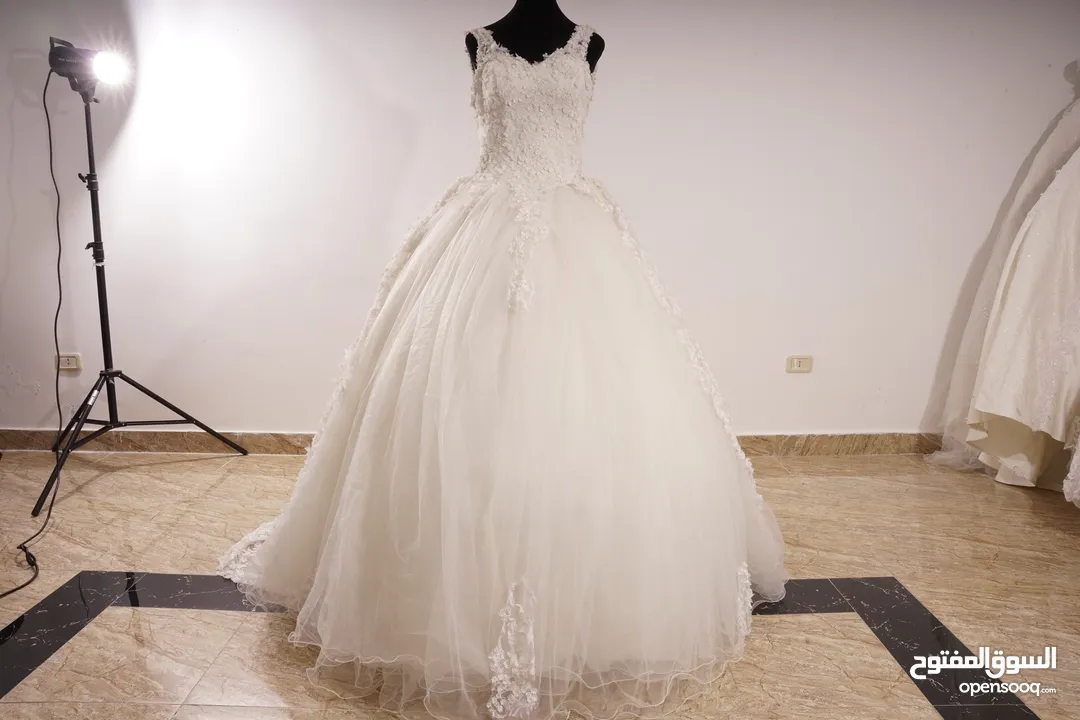 بدلات عرايس جديده و شبه جديده للبيع