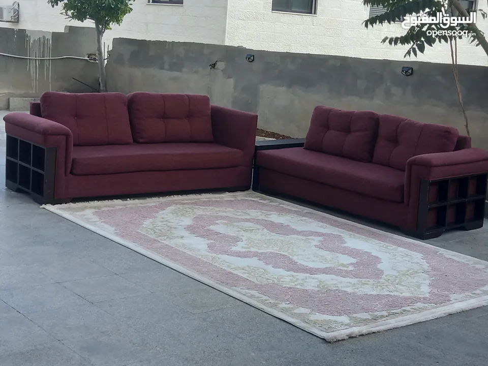 طقم كنب بحاله جيده جدا للبيع الموقع عمان الجبيهه