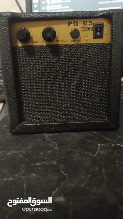 small traveling amplifier for guitar