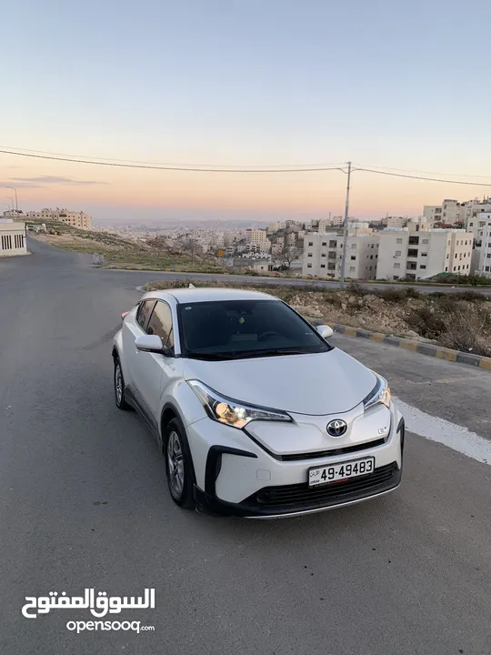 Toyota CHR Izoa 2020 فل كهربا فحص كامل  للبيع كاش فقط فيها مجال اشي بسيط