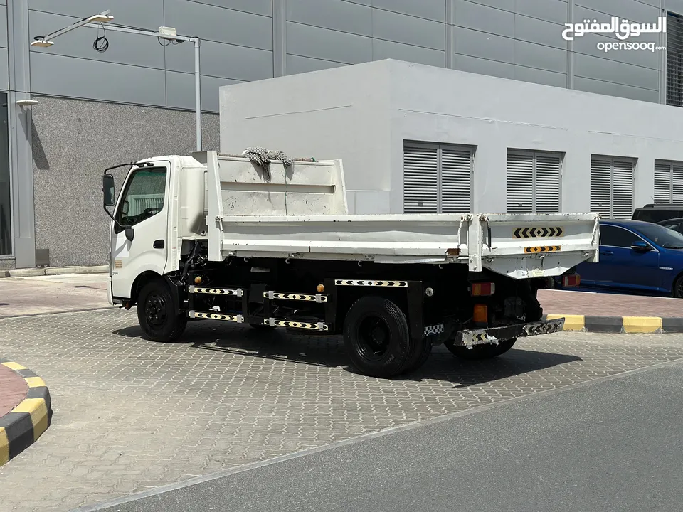 HINO 300 Tipper pickup 2018