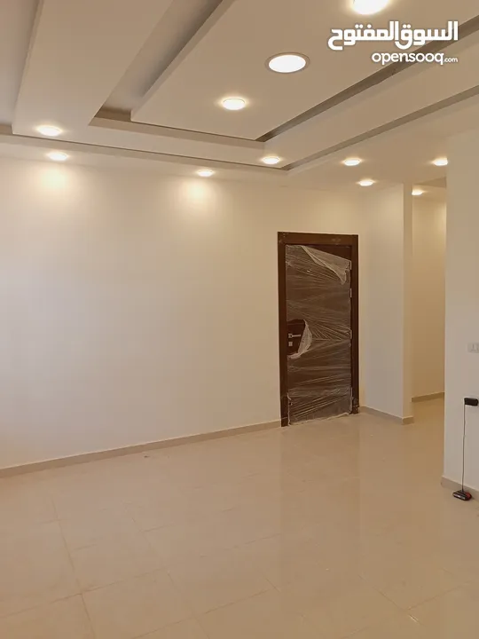 شقة للبيع في الزرقاء الجديده من المالك مباشرة((إسكان ابوعبيد)) طابق آول بسعر منخفض لمدة محدودة