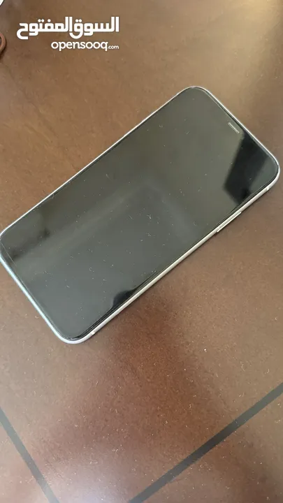 iPhone XR أبيض بحالة ممتازة جداً، لم يُفتح أو يُصلّح نهائيًا، نظيف وكأنّه جديد.