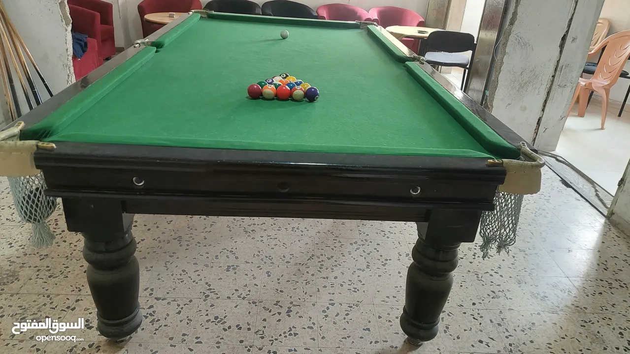 طاولة بلياردو نخب مع كامل مستلزماتها