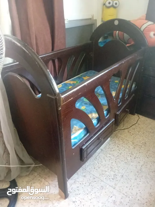 خزانه وسرير اطفال بحال الوكاله
