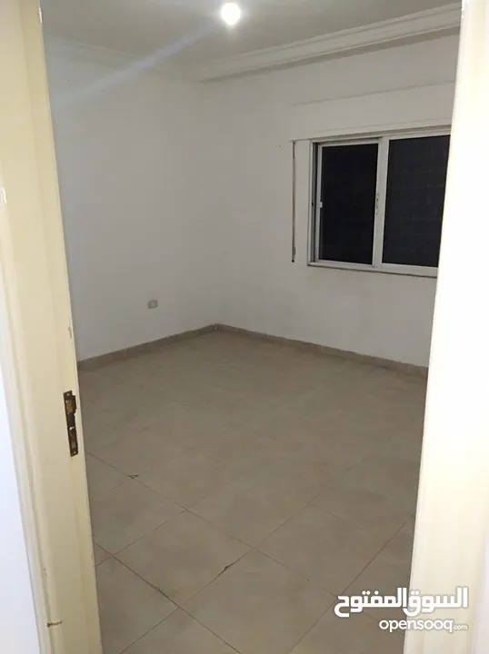 شقه طابق 3 للبيع بضاحية الاستقلال