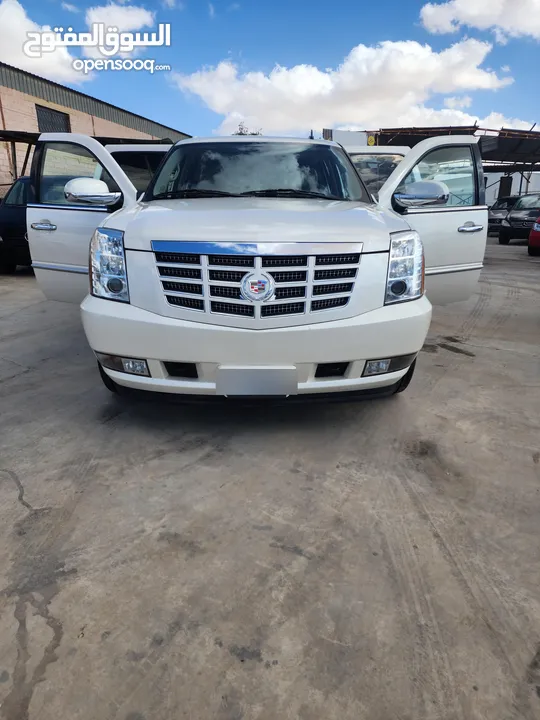 كاش أو اقساط من المالك كاديلاك اسكاليد 2011 VIP PLATINUM XL مميزه جدا 6.2cc