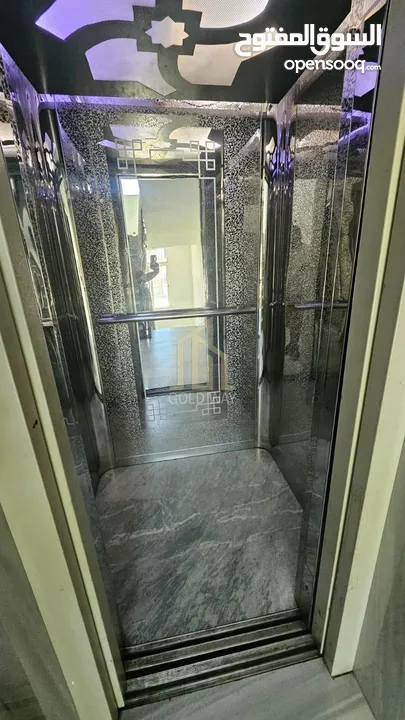 في أجمل مناطق خلدا(بالقرب من روان كيك) عمارة عائلية تملك شقة طابق أول 140م بسعر مميز/ ref 9507