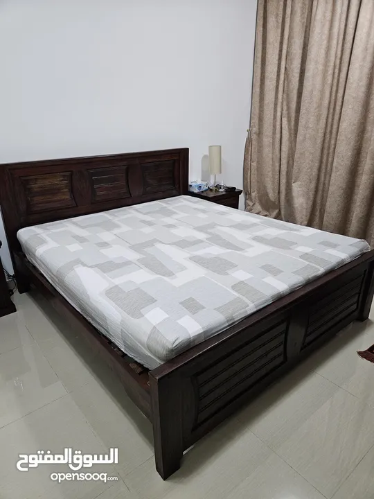 6-Pcs Bed Room Set - Solid Wood - Perfect Condition