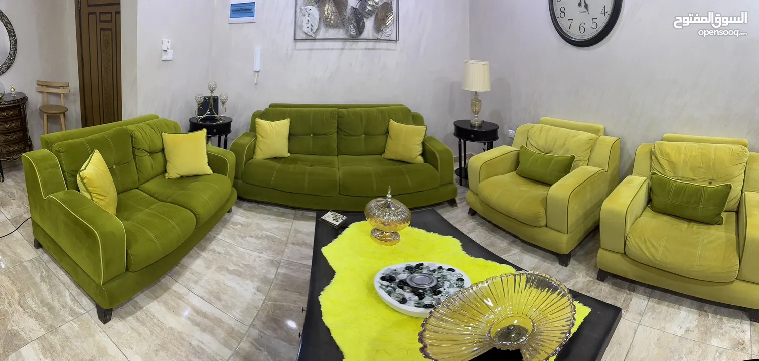 طقم كنب وطاولة سفرة للبيع