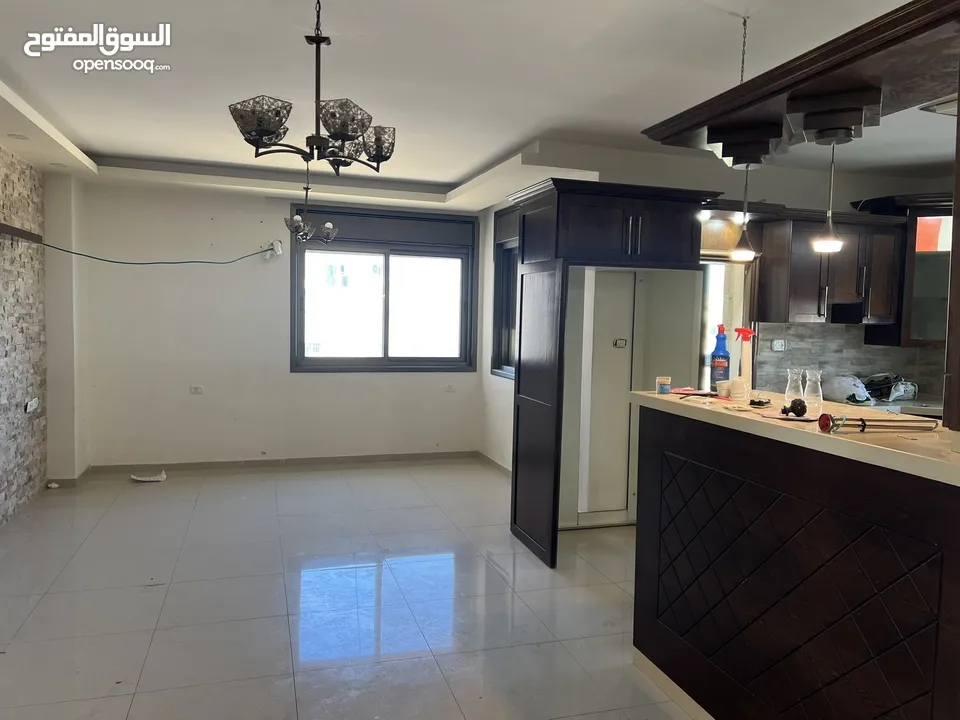 شق مميز ه للبيع في سطح مرحبا