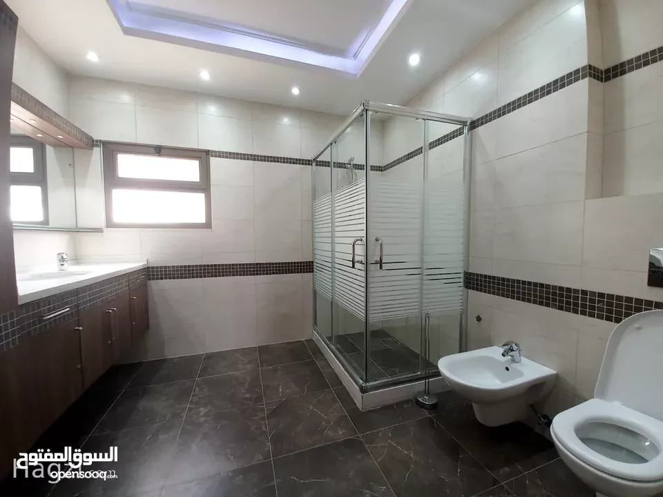 شقة غير مفروشة للايجار في عبدون  ( Property 34104 ) سنوي فقط