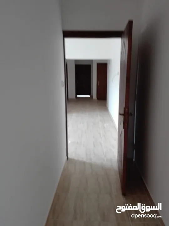 للبيع عمارة سكنية مكونة من عدة طوابق في منطقة ماركا الجنوبية