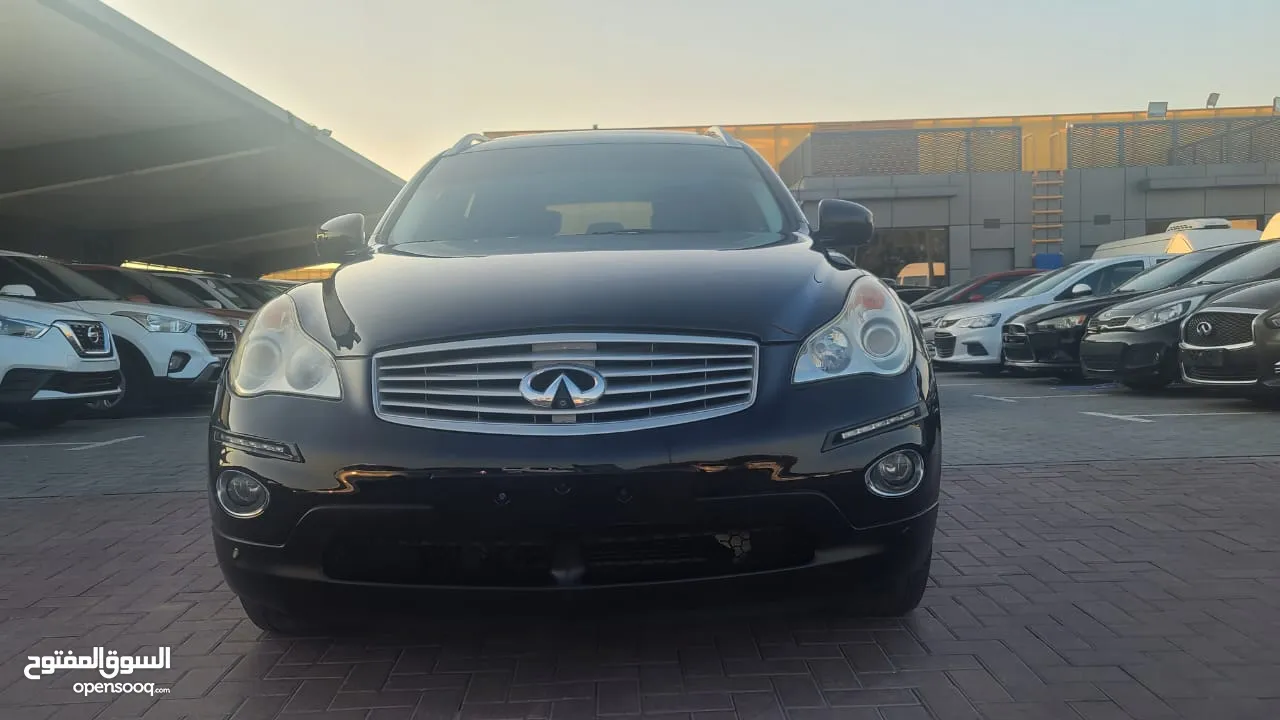 انفينتي Qx50 الون الاسود للليع